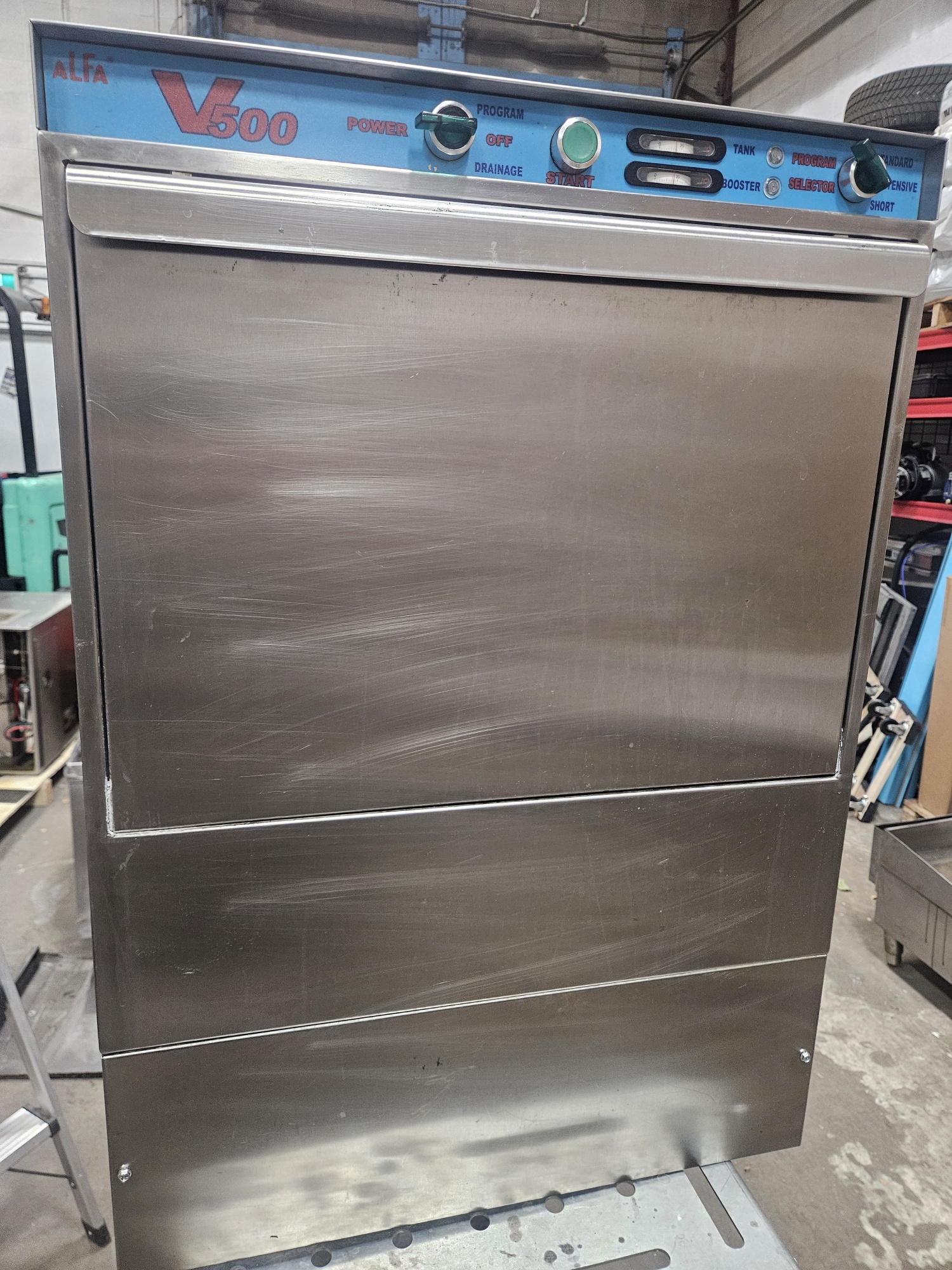 20260929_111553_resized Undercounter high temperature commercial dishwasher with stainless steel exterior