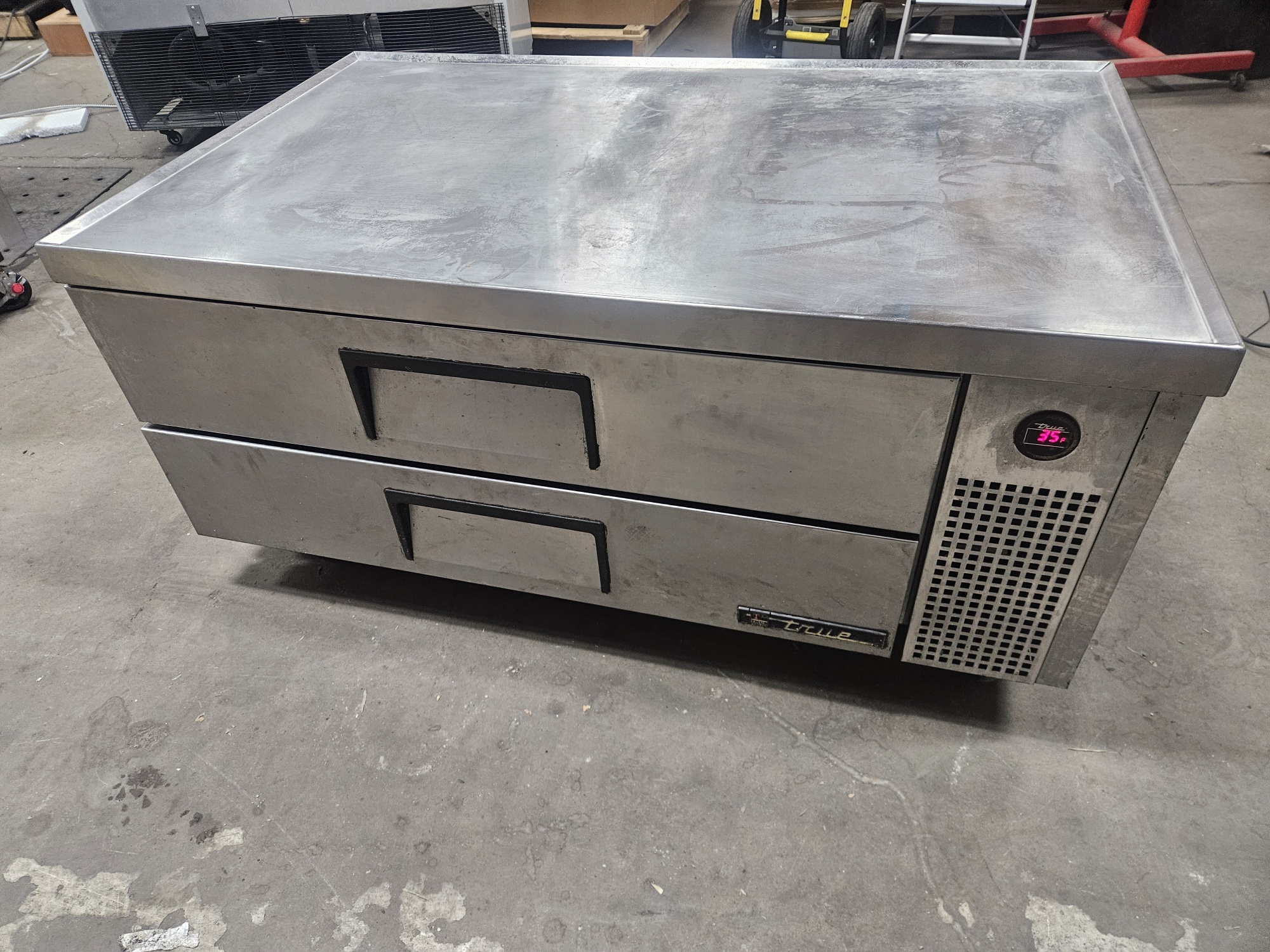 20261014_144952_resized Chef base commercial cooler with doors closed and illuminated temperature display.
